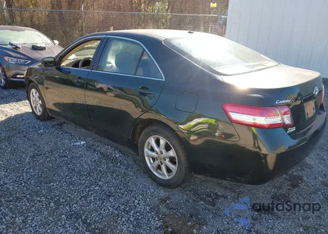 2011 Toyota Camry Le z USA, uszkodzony, nr VIN 4T1BF3EK5BU647245